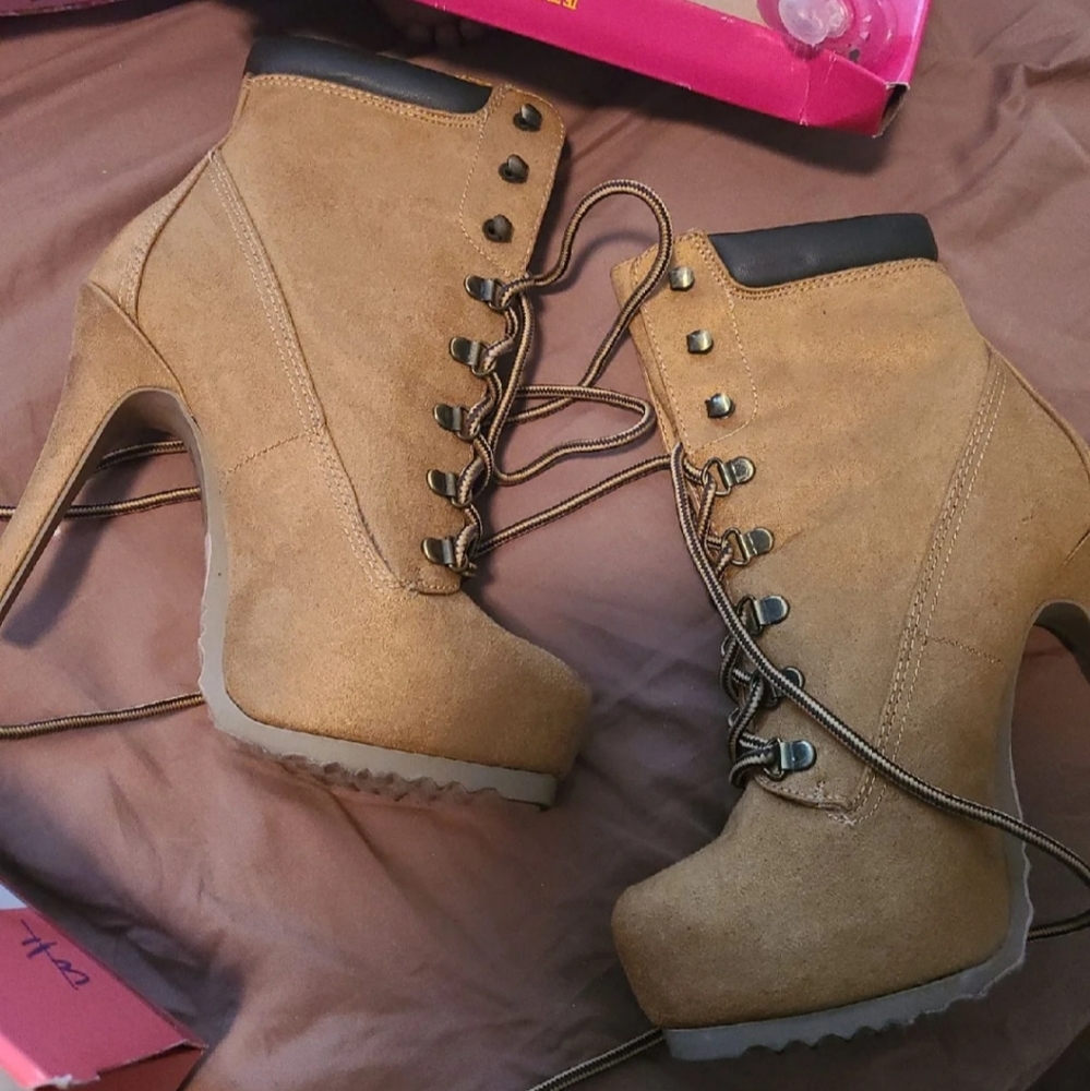 Heels - Picture 5 of 5